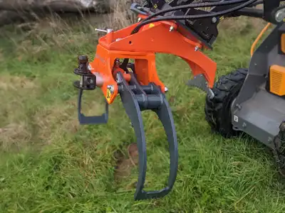 light weight grab with heal  (1)